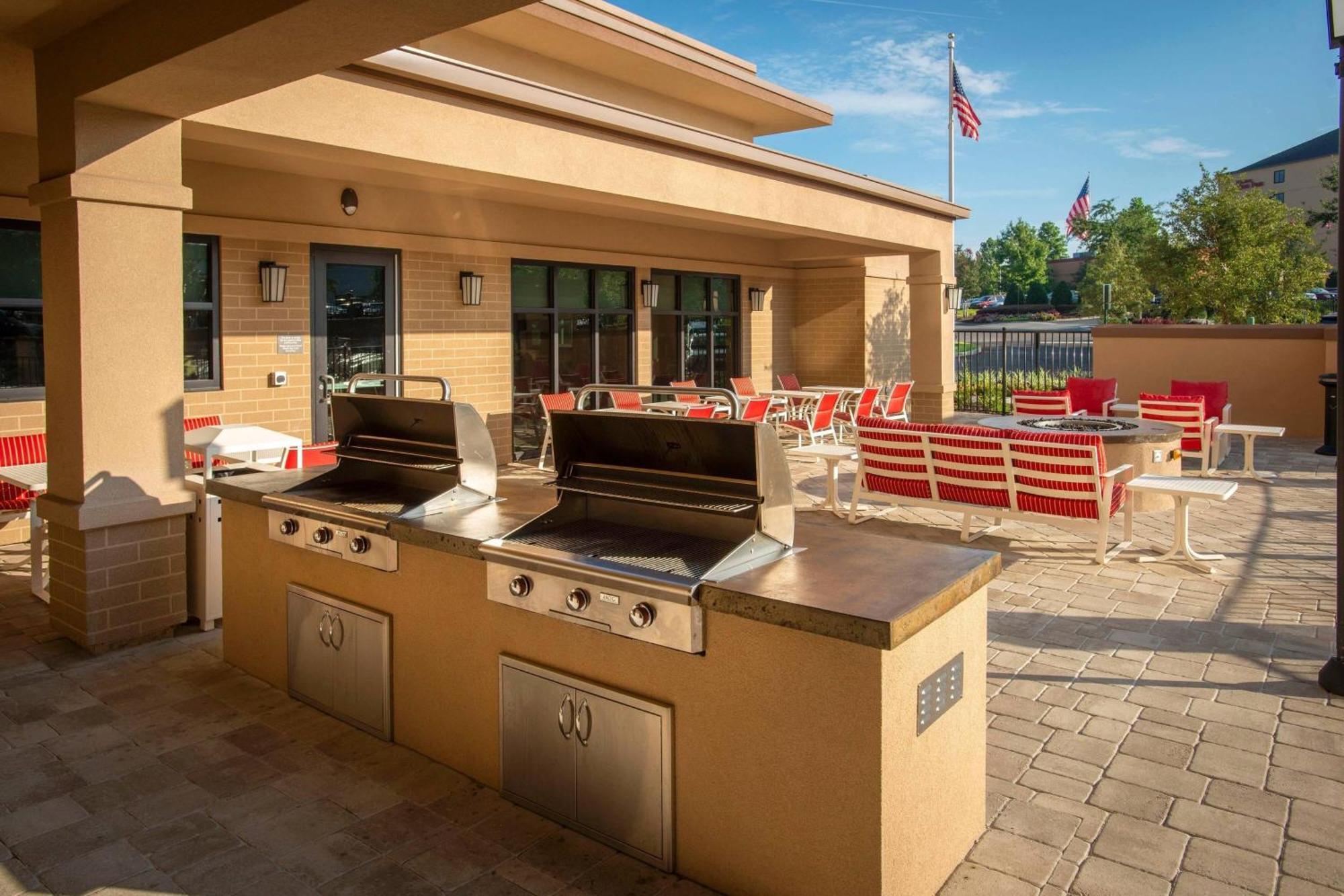 Hotel By Marriott Airport/medical Center 3*