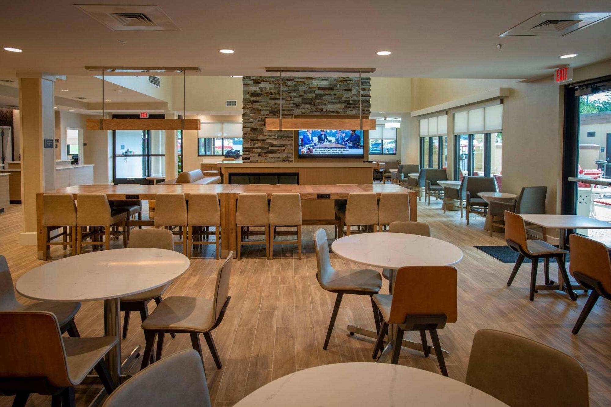 By Marriott Airport/medical Center 3* Pensacola