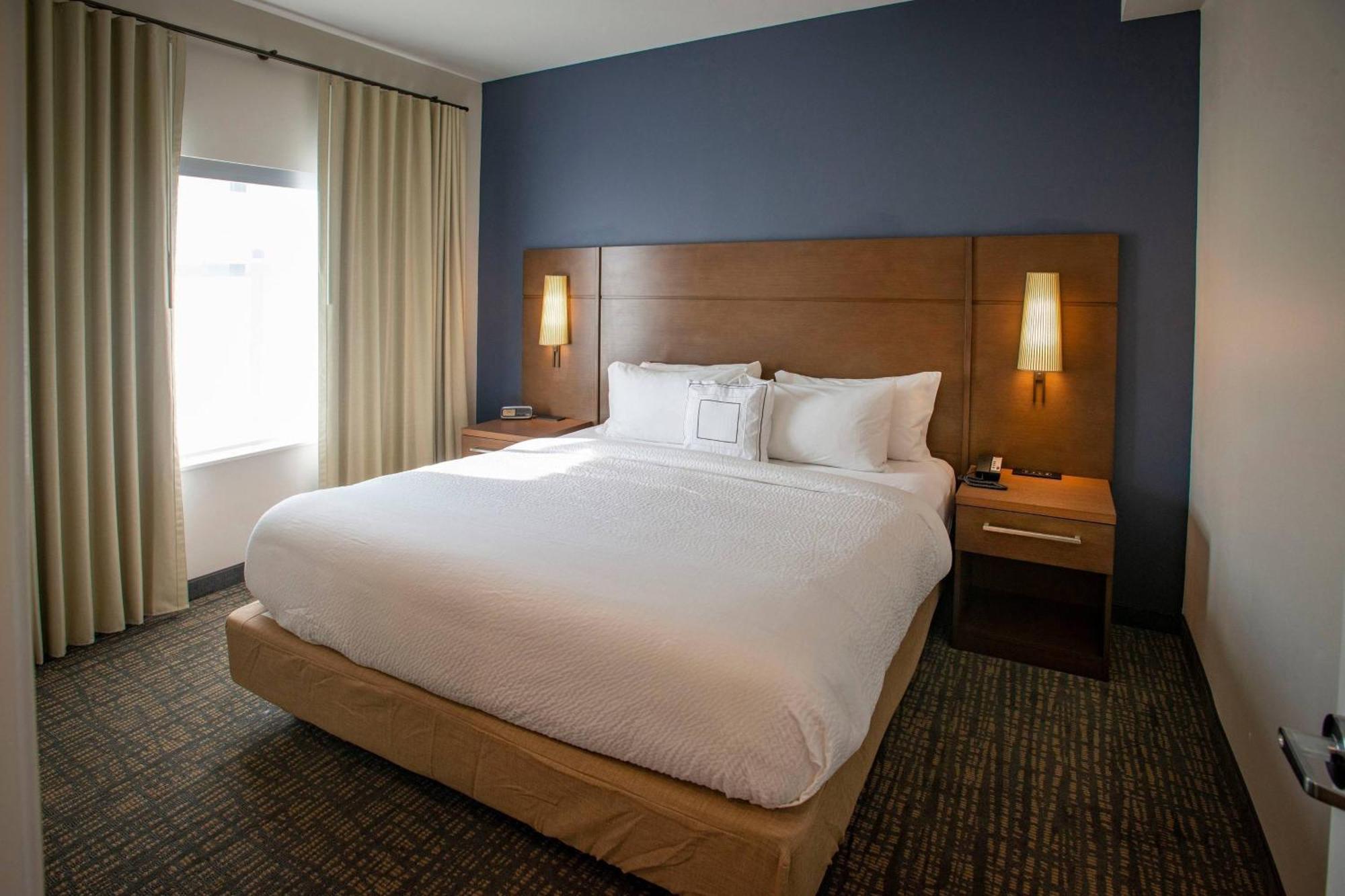 By Marriott Airport/medical Center Hotel Pensacola