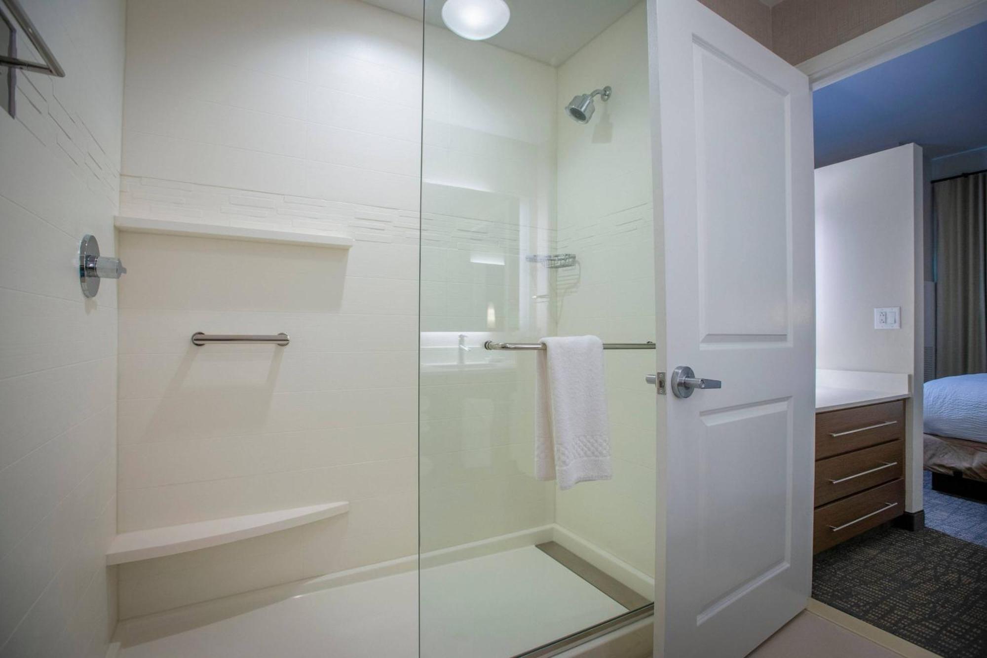By Marriott Airport/medical Center 3*