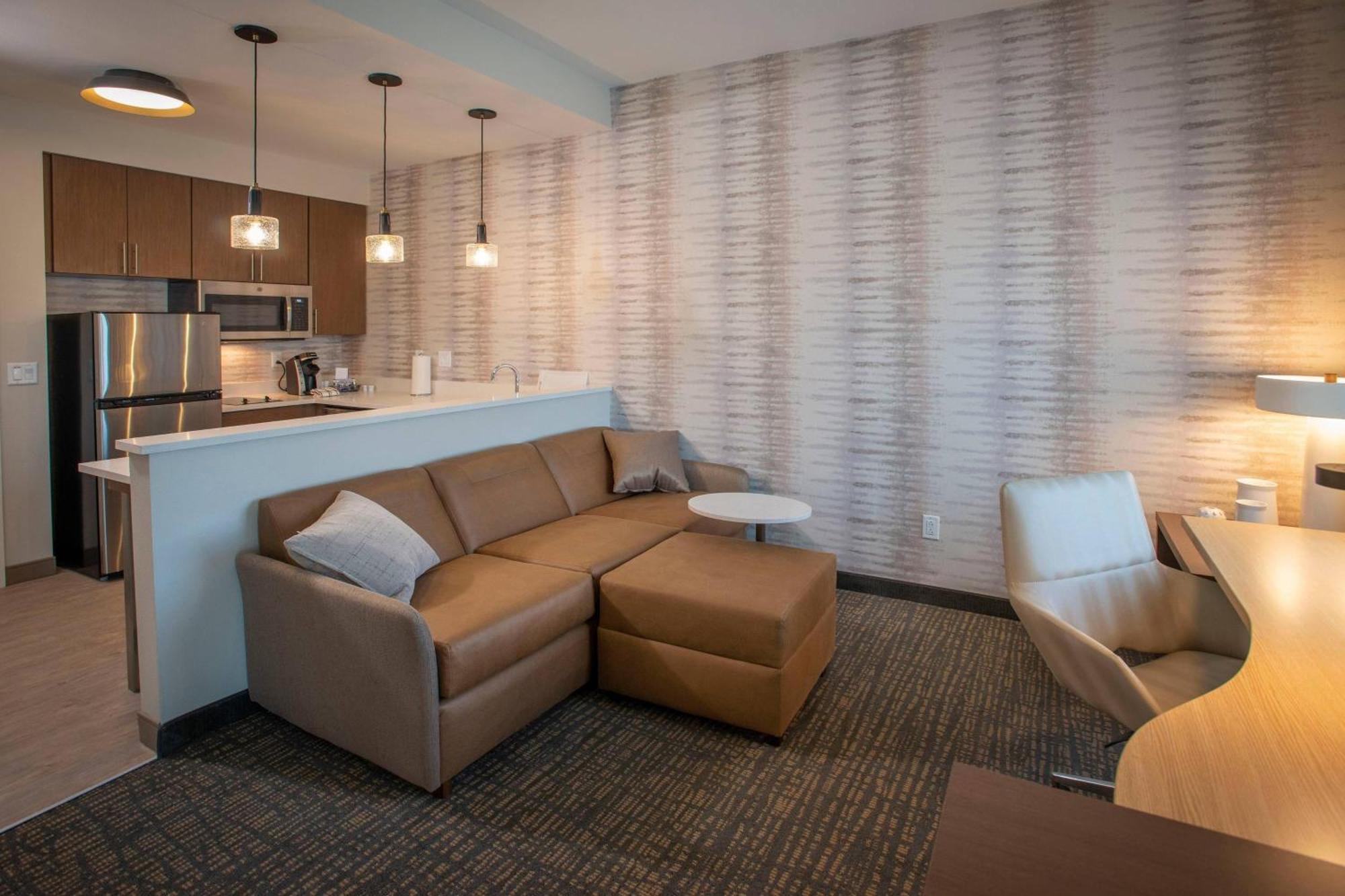 By Marriott Airport/medical Center Hotel Pensacola