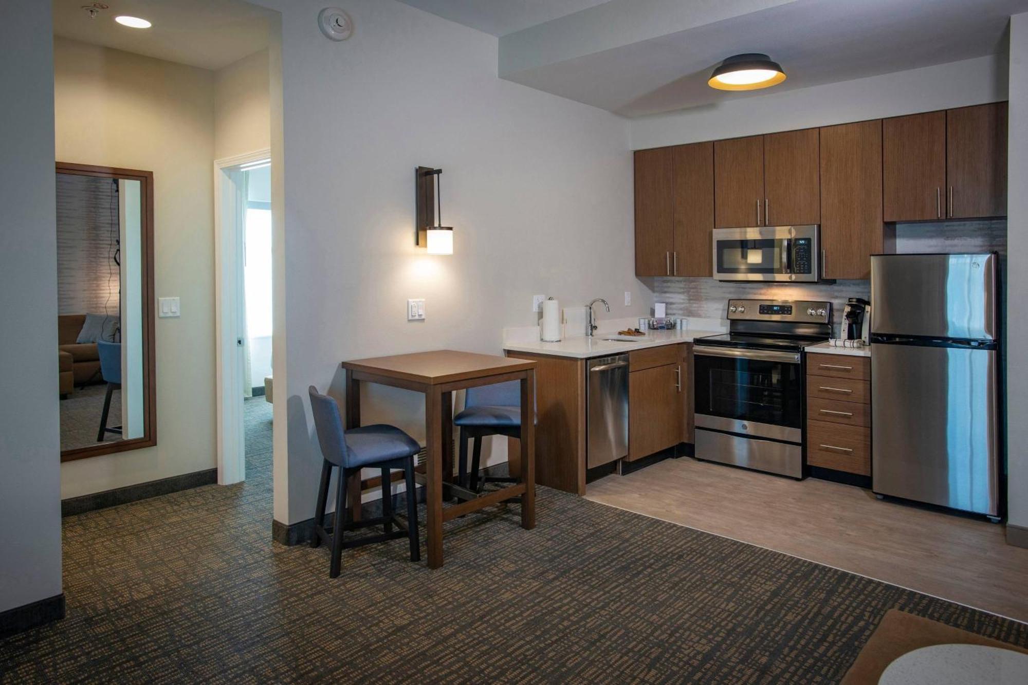 Hotel By Marriott Airport/medical Center Pensacola