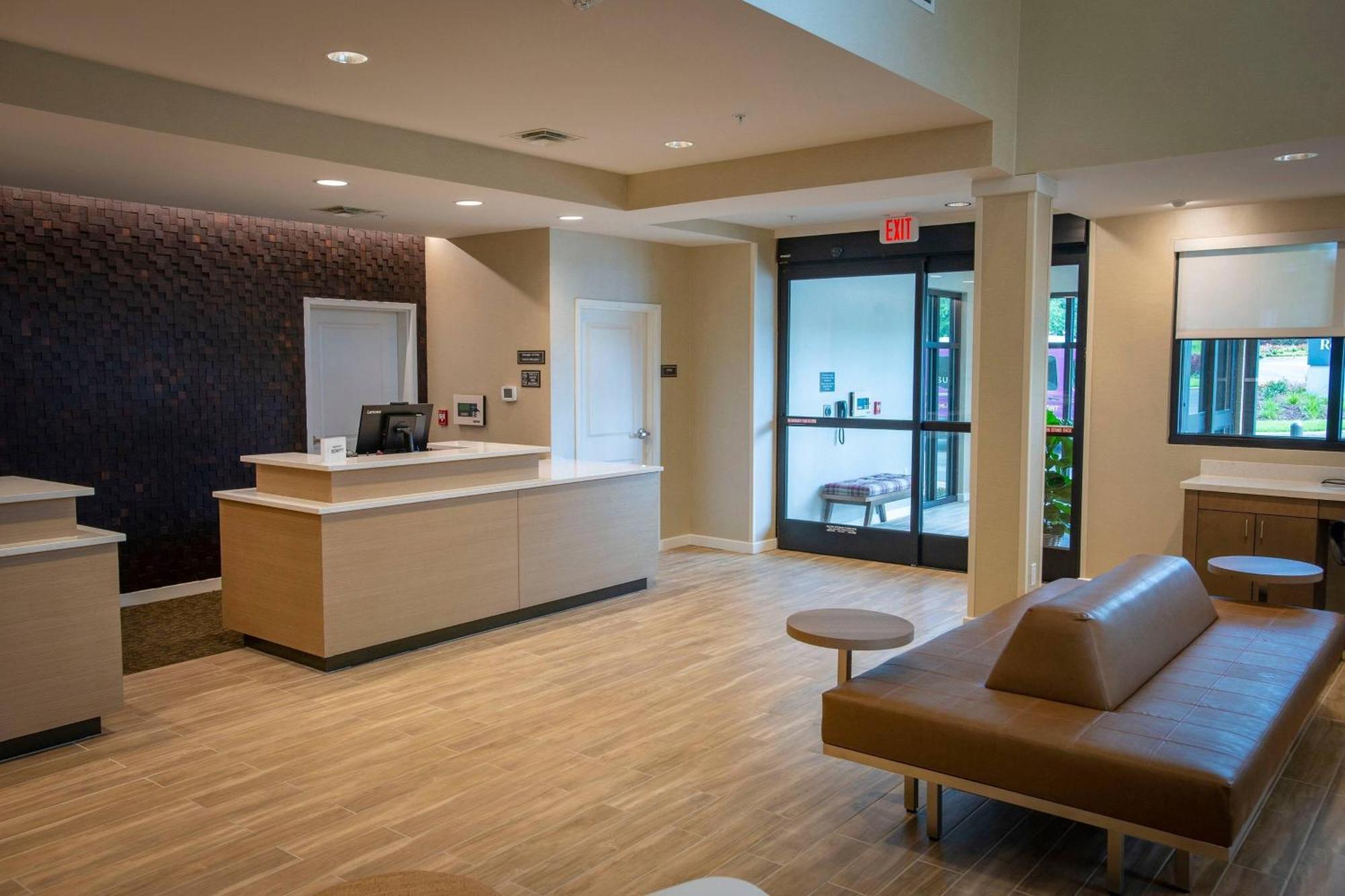 Hotel By Marriott Airport/medical Center