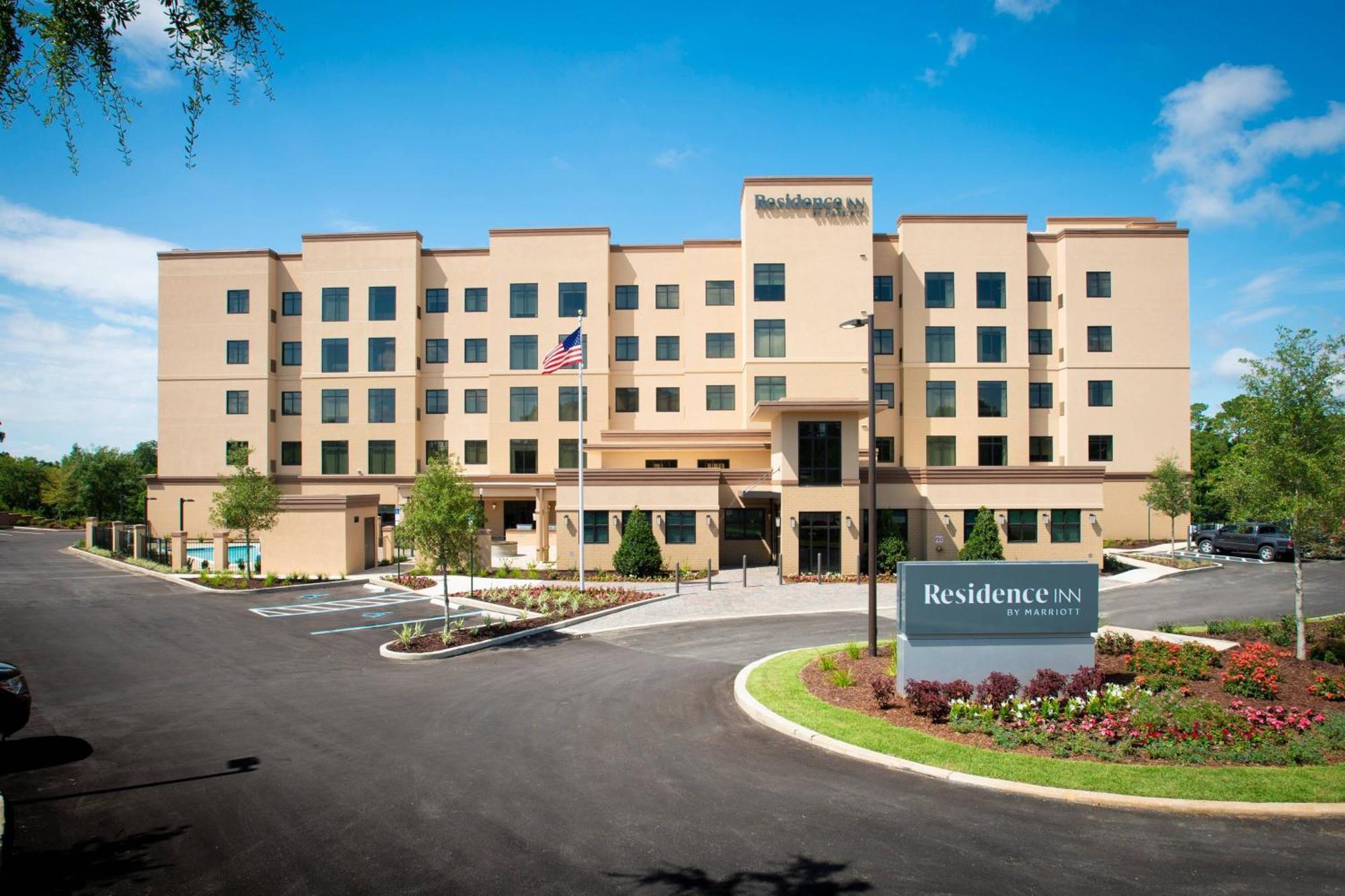 Hotel By Marriott Airport/medical Center 3*